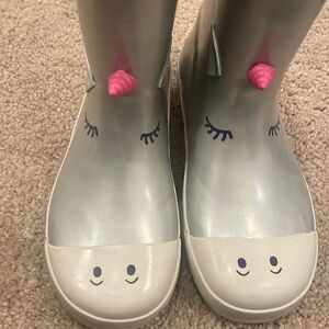 Fab kids youth sz 12 rainbow unicorn Rubber rain boots Valentine’s day silver